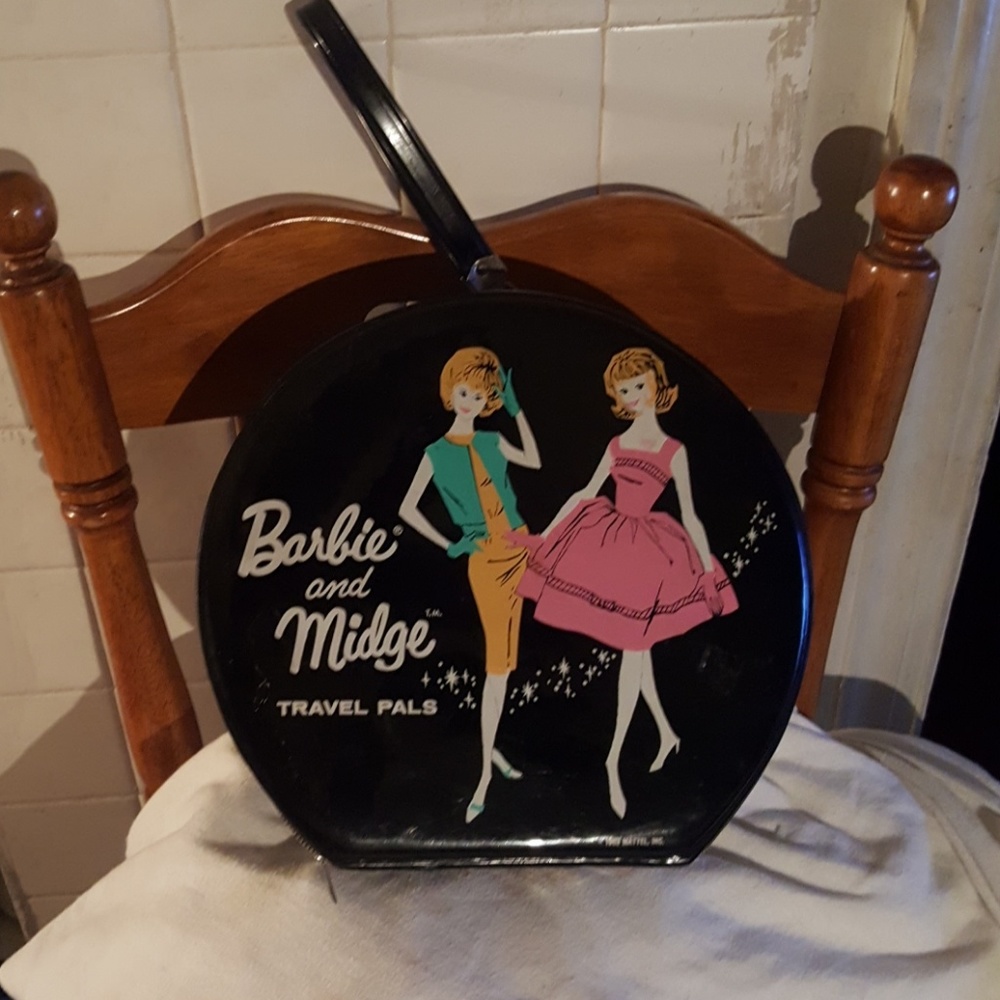 Vintage Barbie and Midge travel case